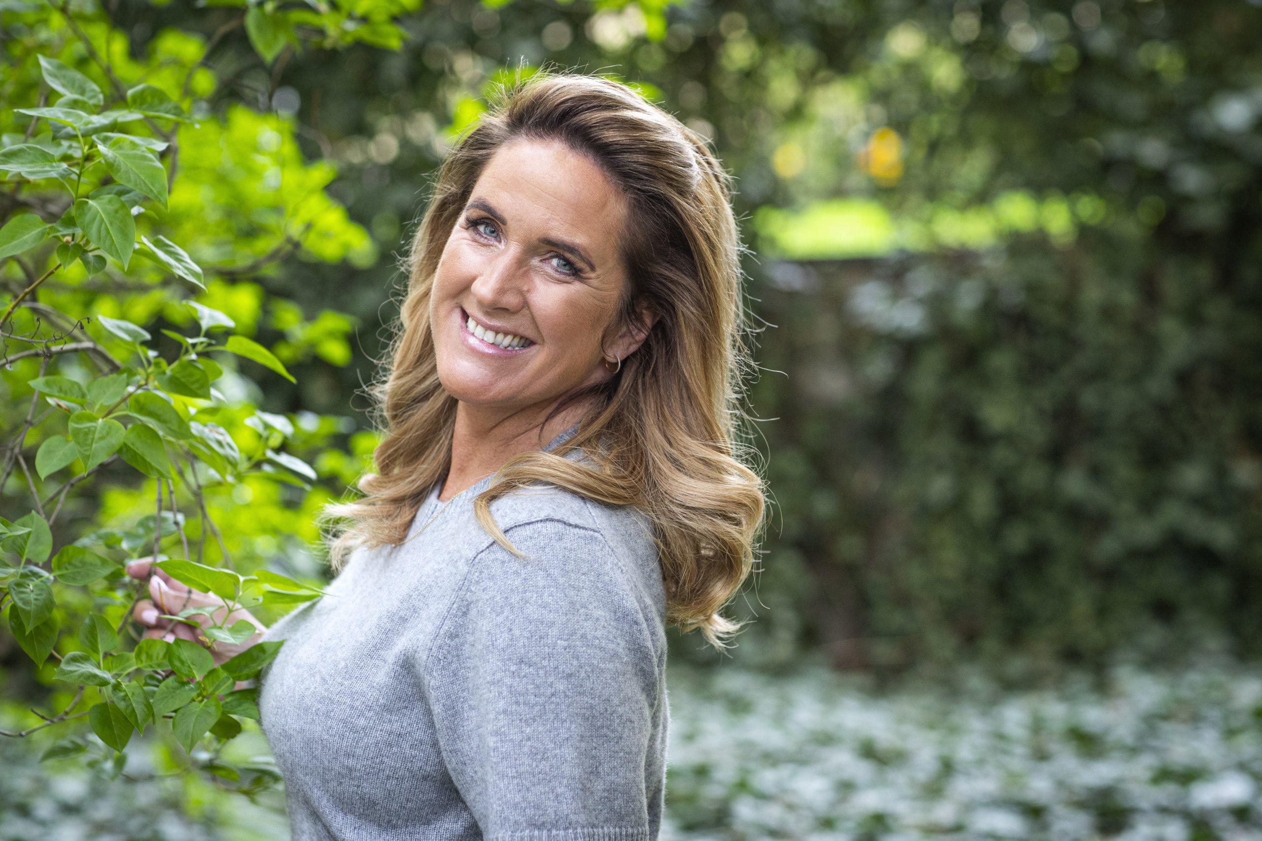 Upptäck Denise Rudbergs Stil och Teman i Hennes ​Berättelser